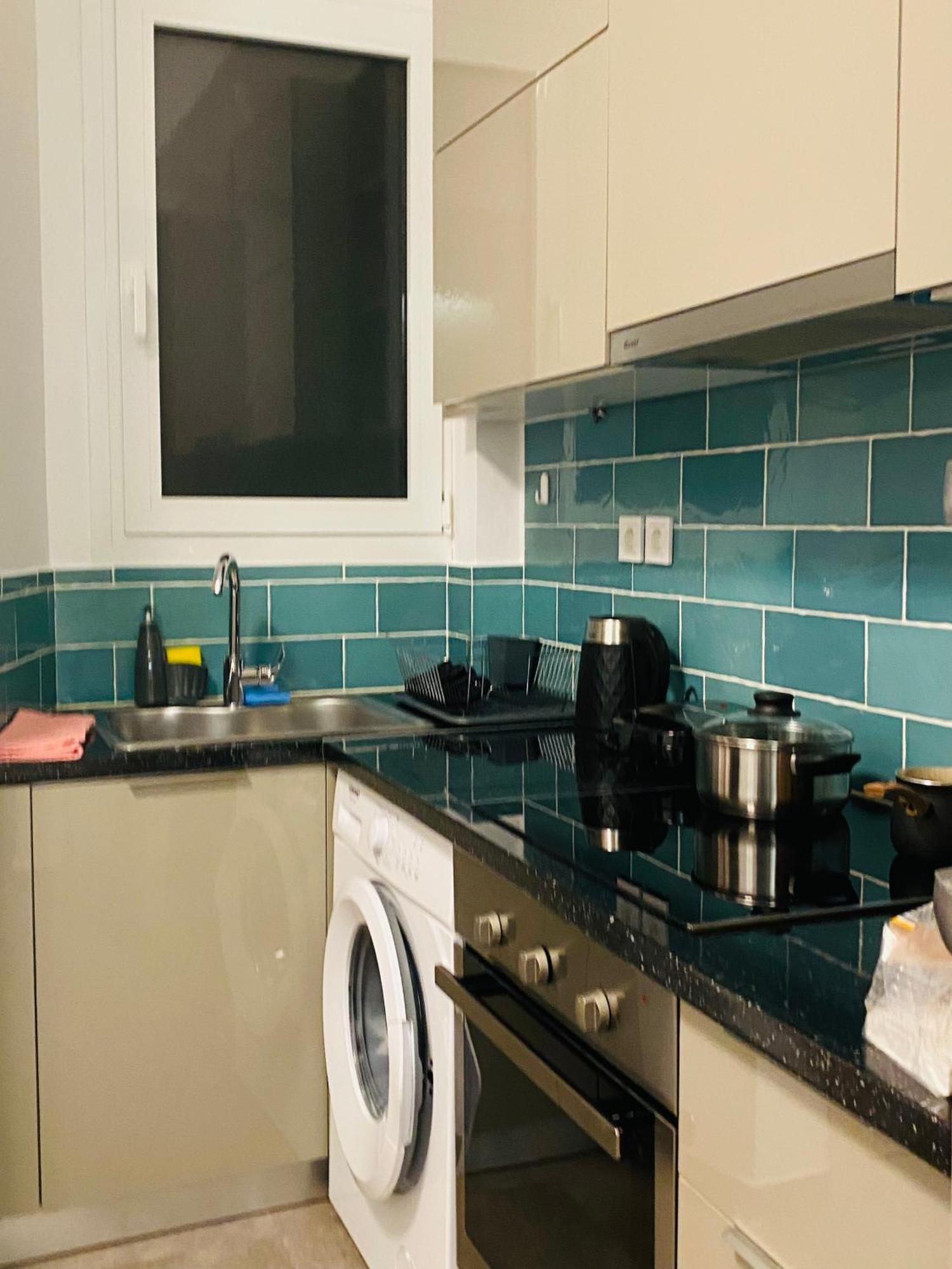 Antinoros Inn, Stylish Apartment,3' To Metro Атина Екстериор снимка