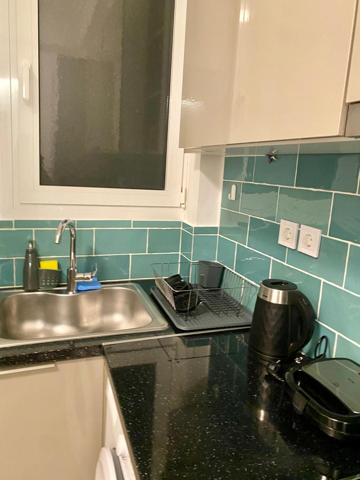 Antinoros Inn, Stylish Apartment,3' To Metro Атина Екстериор снимка
